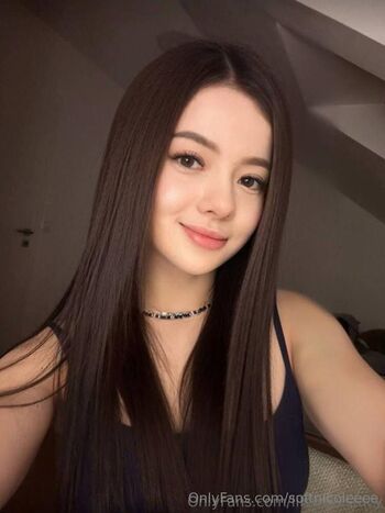 Nicole / softnicoleeee nude photo #6