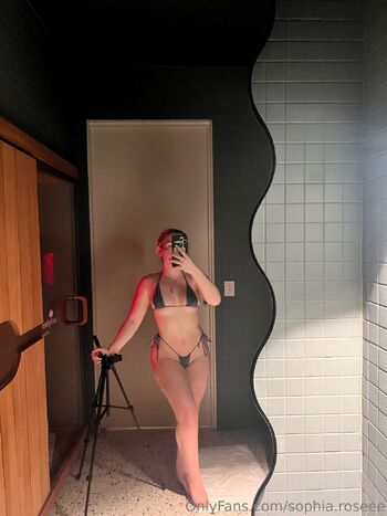 sophia ros / sophia.roseee nude photo #30