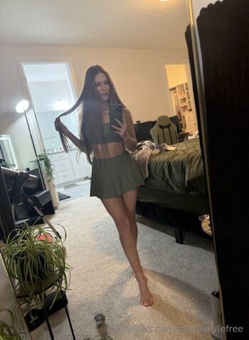 Sophia / sophiakylefree nude photo #10