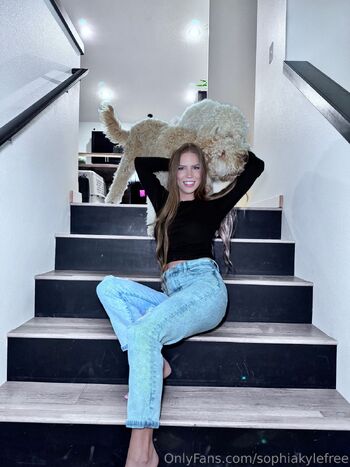 Sophia / sophiakylefree nude photo #22