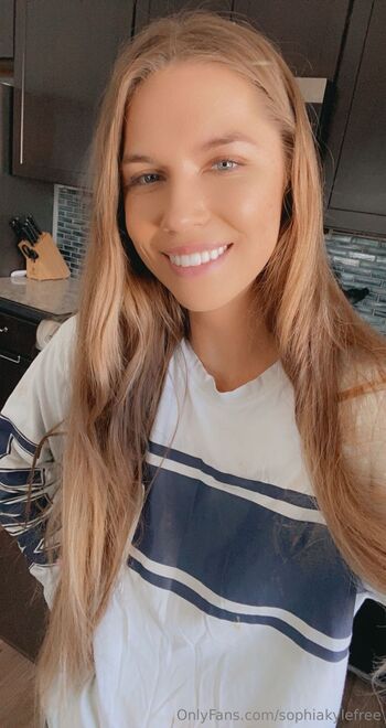 Sophia / sophiakylefree nude photo #30