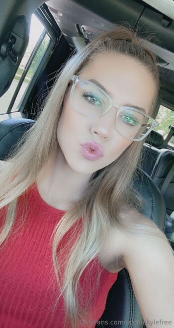 Sophia / sophiakylefree nude photo #34