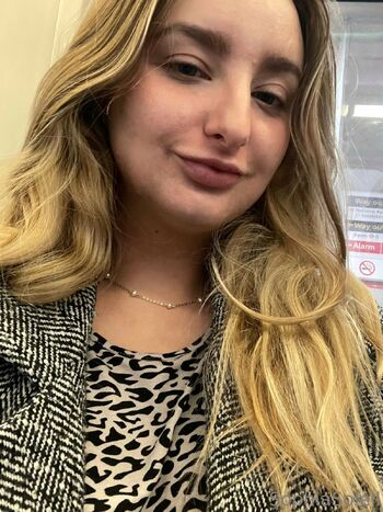 Sophi / sophiasoleilfree nude photo #36