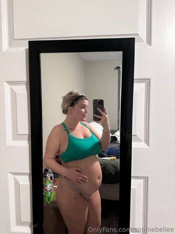 Sophie Bell / sophiebellee nude photo #7