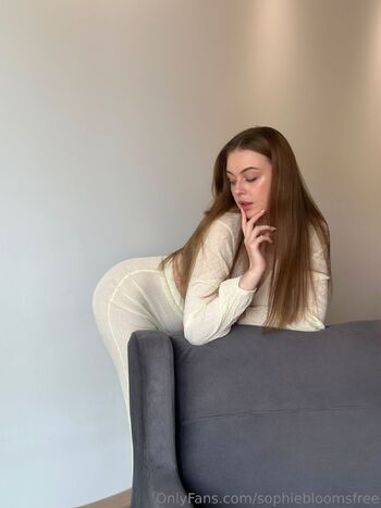 sophi / sophiebloomsfree nude photo #9
