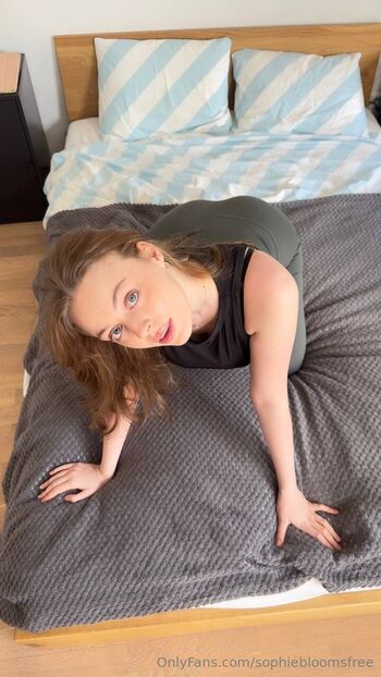 sophi / sophiebloomsfree nude photo #30