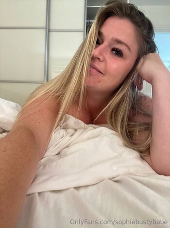 Busty Sophie / sophiebustybabe nude photo #11