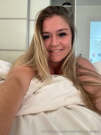 Busty Sophie / sophiebustybabe nude photo #16