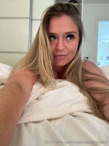 Busty Sophie / sophiebustybabe nude photo #22