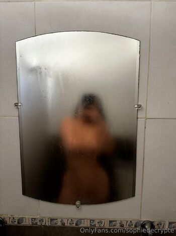 Sooophie / sophiedecrypte nude photo #10