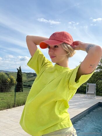 Sophie Mu / sophiemur nude photo #1