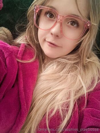 Sophie / sophies_playhouse nude photo #6