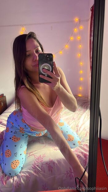 Sophia Si / sophiiasin / sofiidulzura nude photo #20