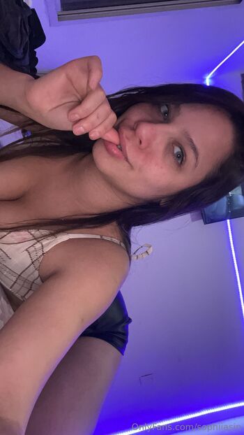 Sophia Si / sophiiasin / sofiidulzura nude photo #26