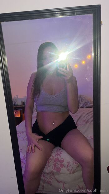 Sophia Si / sophiiasin / sofiidulzura nude photo #29