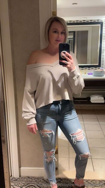 Southern Momm / southern.pineapple69 nude photo #6