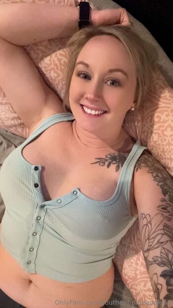 Southern Momm / southern.pineapple69 nude photo #11