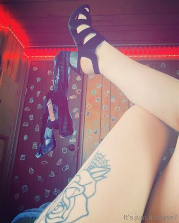 OnlyFans / spaced._.out66 nude photo #17