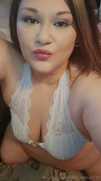 Blanc / spicy_latina2179 nude photo #16