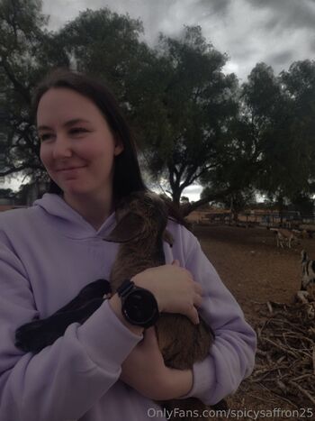 SpicySaffro / spicysaffron25 nude photo #1
