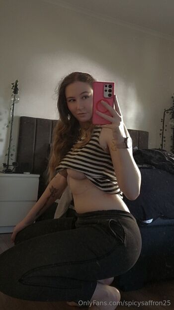 SpicySaffro / spicysaffron25 nude photo #9