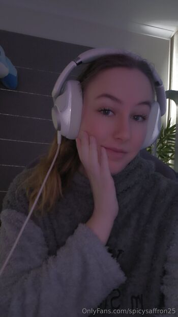 SpicySaffro / spicysaffron25 nude photo #10