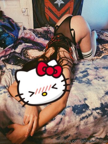 Stoned Bra / st0nedbratxo / spacey.maycie_ nude photo #12