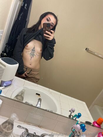 Celest / starsandstuff nude photo #24