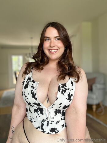 Steph Oshir / stephoshiri nude photo #25