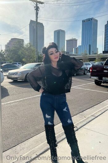 Chellie FRE / stepmomchelliefree / stepmomchellie / chelliedd / themschellie nude photo #13