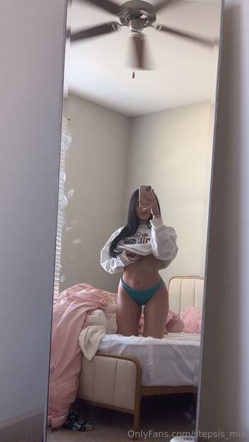 Stepsis Mia just turned 18 / stepsis_mia nude photo #3