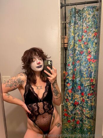 Stevi / stevieintheafternoon nude photo #3