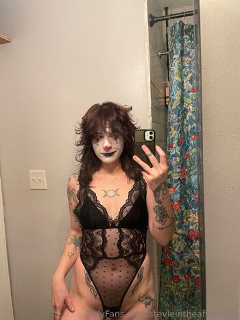 Stevi / stevieintheafternoon nude photo #21