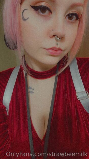 Kaylee Mare / strawbeemilk nude photo #9