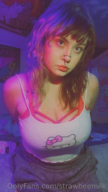 Kaylee Mare / strawbeemilk nude photo #12