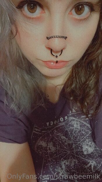 Kaylee Mare / strawbeemilk nude photo #16