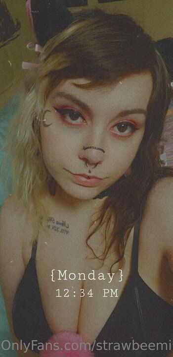 Kaylee Mare / strawbeemilk nude photo #19