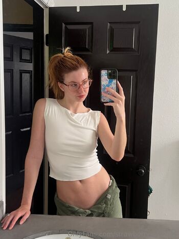 Strawberry Kisse / strawberrykisses99 nude photo #4