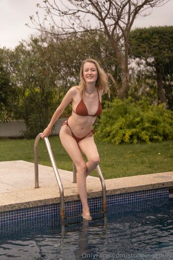 Emily / stunningemily nude photo #5