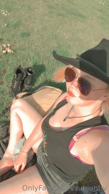 Alice / subjuntiv nude photo #5