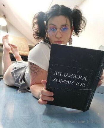 Lilith / succube_lilith45 nude photo #16