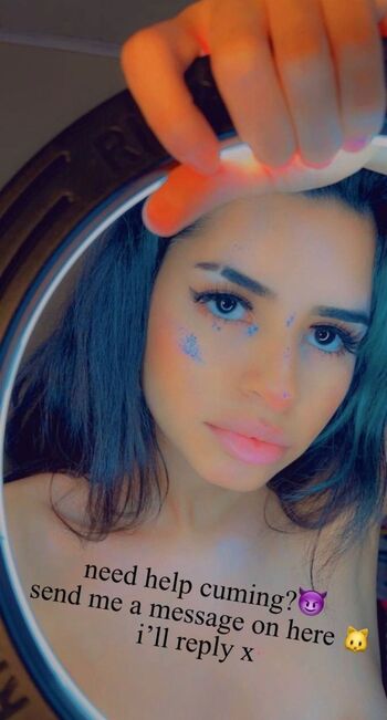 YaZzi / succubusttt nude photo #5