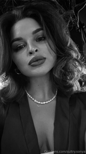 Sultry Sonya / sultry.sonya nude photo #9
