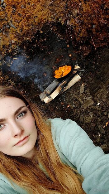 Chrissy / sunflowerseedling / sun.seedling / subflowerseed nude photo #1