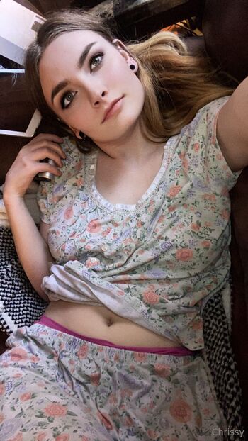 Chrissy / sunflowerseedling / sun.seedling / subflowerseed nude photo #6