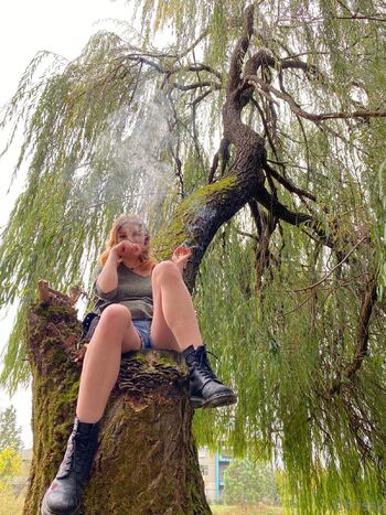 Chrissy / sunflowerseedling / sun.seedling / subflowerseed nude photo #10