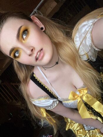 Chrissy / sunflowerseedling / sun.seedling / subflowerseed nude photo #13