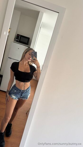 Sunny Jhonnson / sunny.bunny.xx / its.sunny_bunny nude photo #32