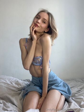 Shiny Kate / sunnykate nude photo #32