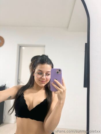 Sunnyvioletx / sunnyvioletxx nude photo #2